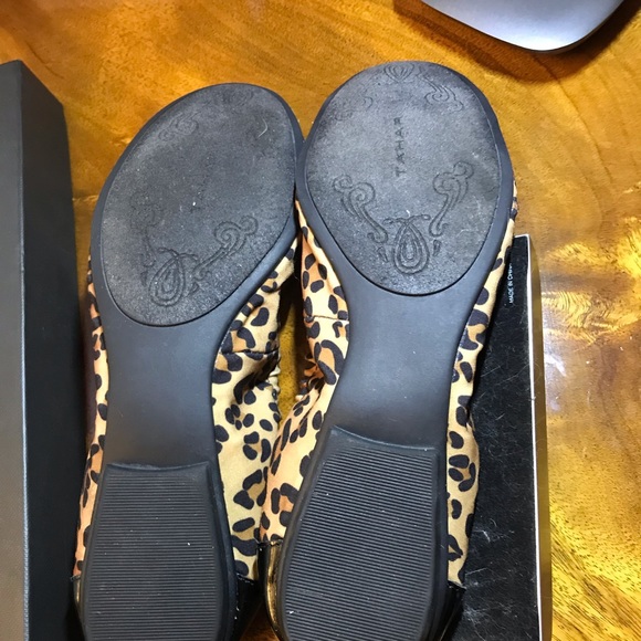 Tahari Gibson Flats Women’s Size 7 1/2 - Picture 4 of 8